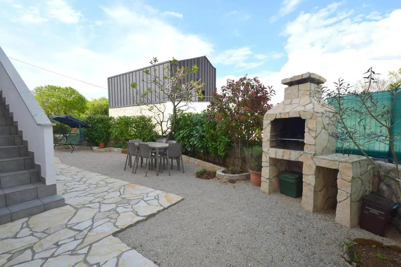 Casa vacanze Apartments And Rooms Letizia Dobrinj Croazia