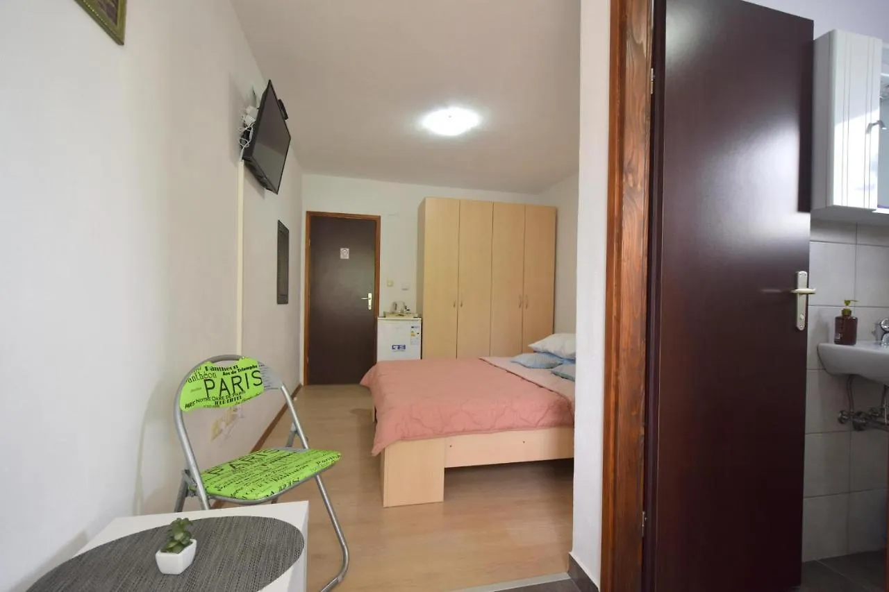 Holiday home Apartments And Rooms Letizia Dobrinj