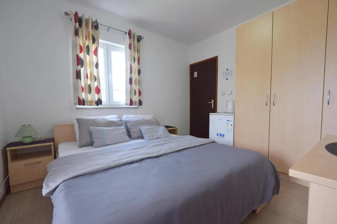 Apartments And Rooms Letizia Dobrinj Croatia