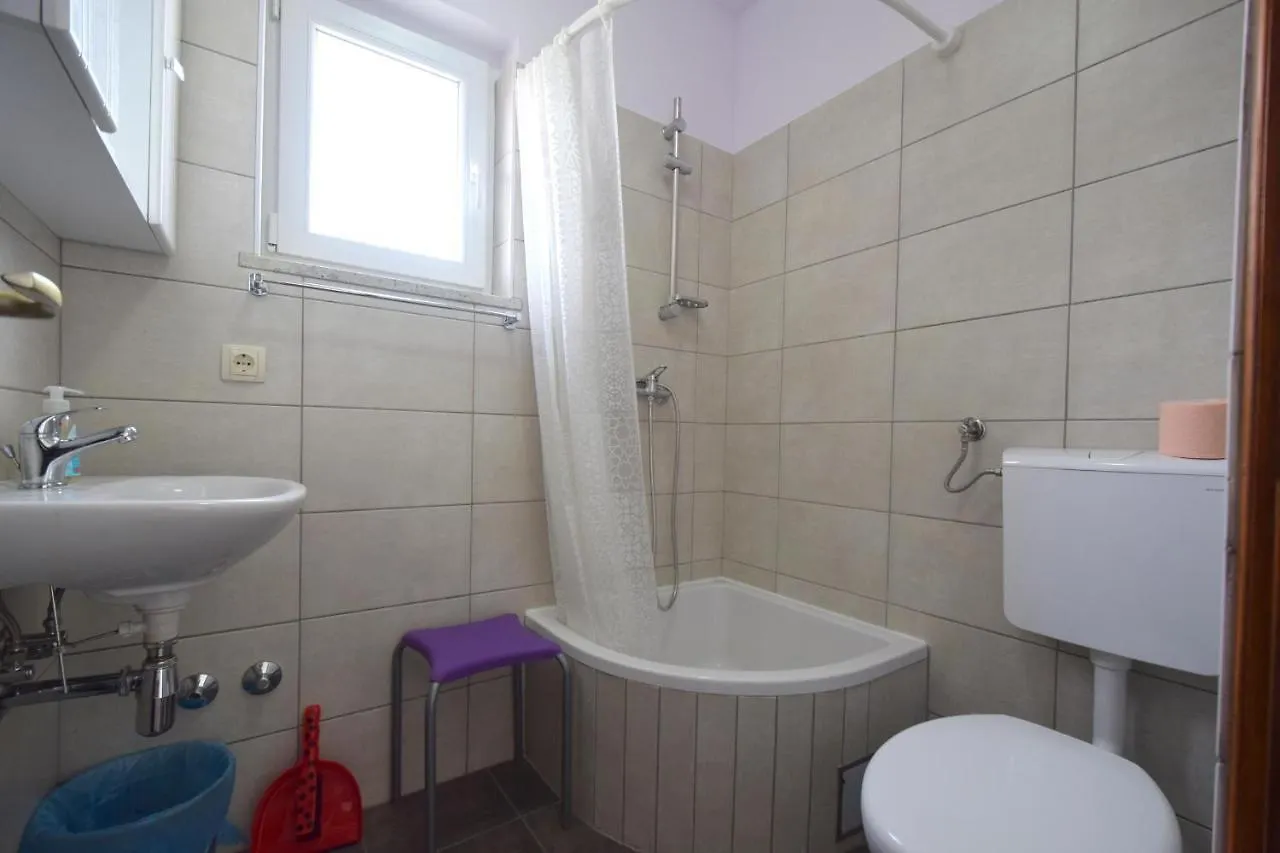 Holiday home Apartments And Rooms Letizia Dobrinj