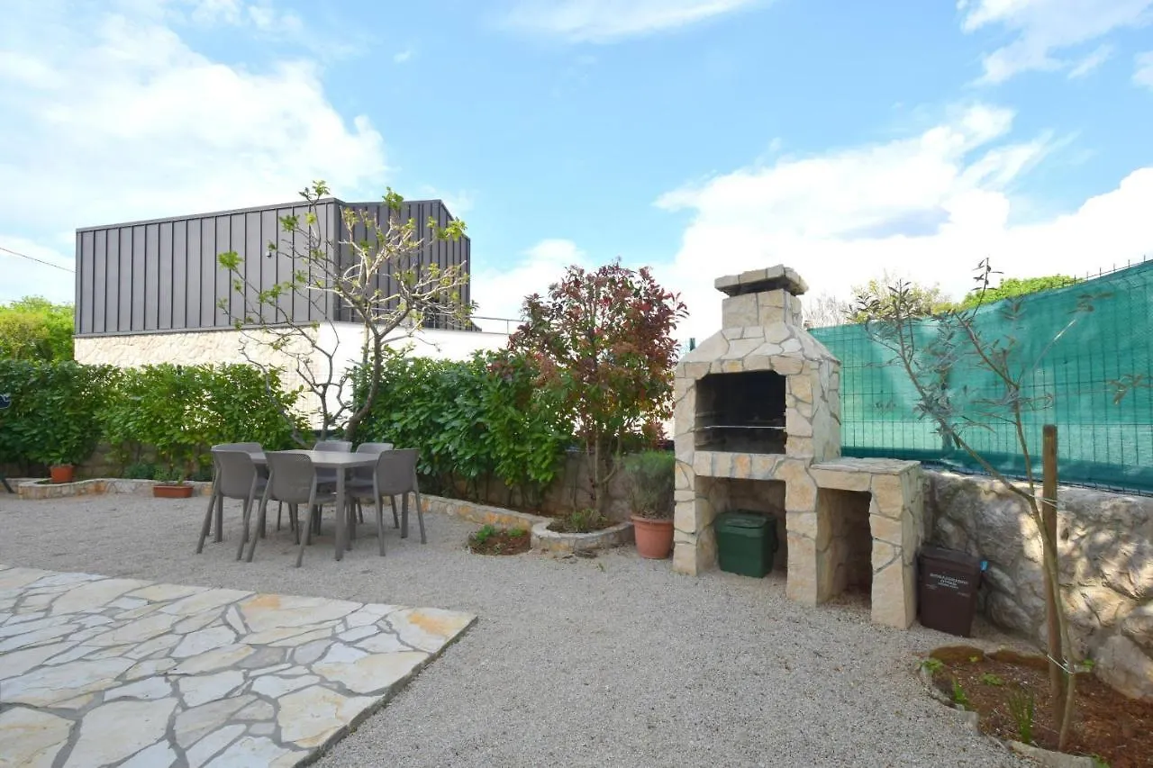 Apartments And Rooms Letizia Dobrinj Croatia