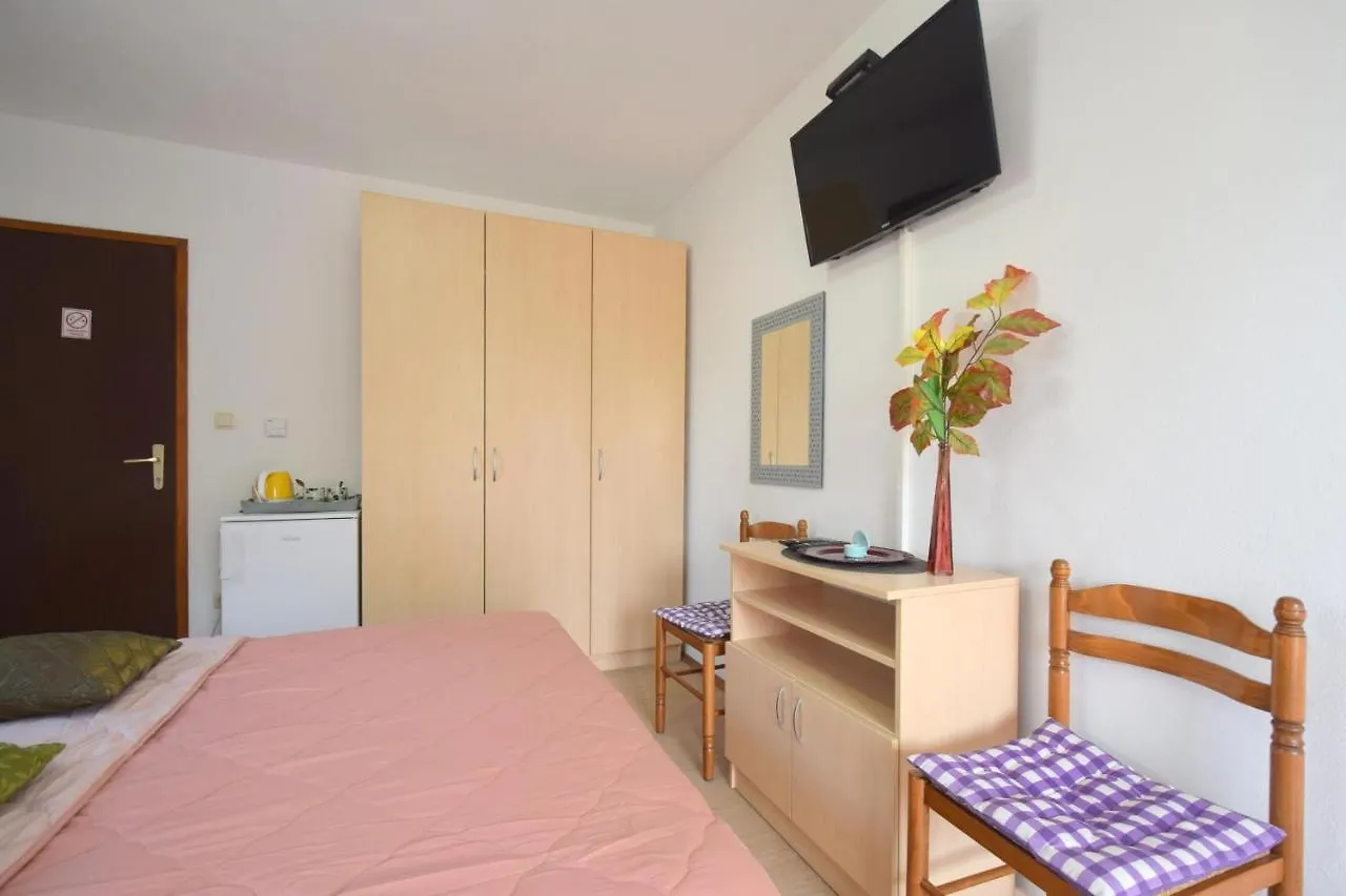 Apartments And Rooms Letizia Dobrinj Holiday home
