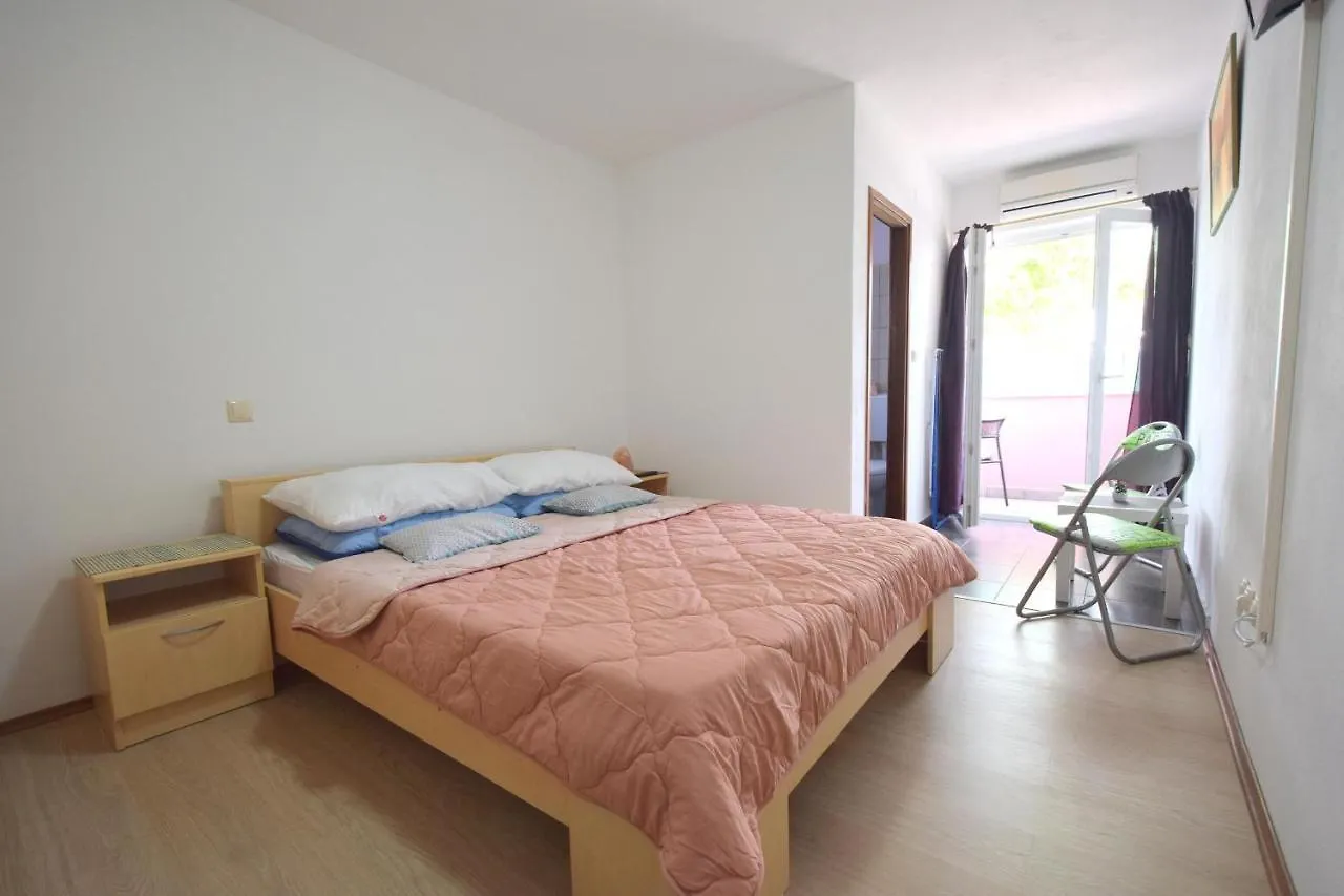Apartments And Rooms Letizia Dobrinj