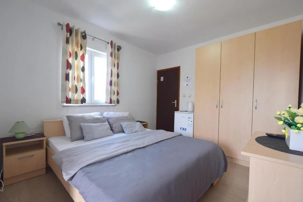 Apartments And Rooms Letizia Dobrinj Holiday home