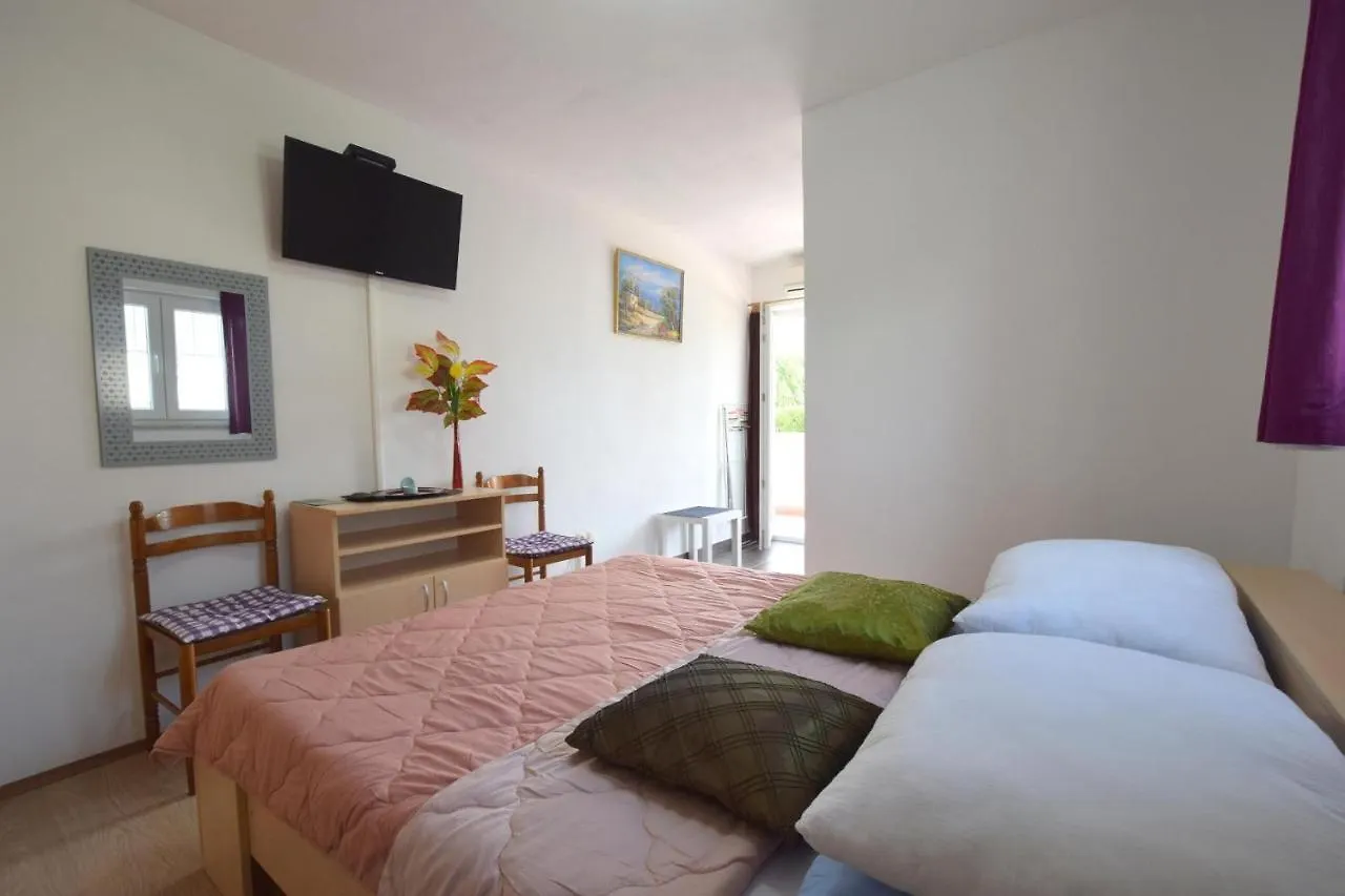 Holiday home Apartments And Rooms Letizia Dobrinj