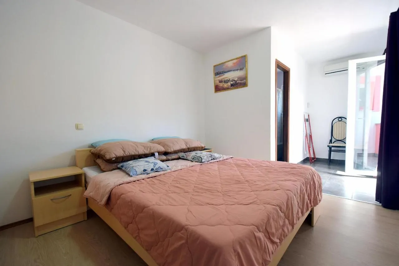 Holiday home Apartments And Rooms Letizia Dobrinj