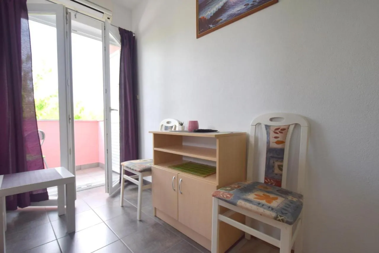 Holiday home Apartments And Rooms Letizia Dobrinj