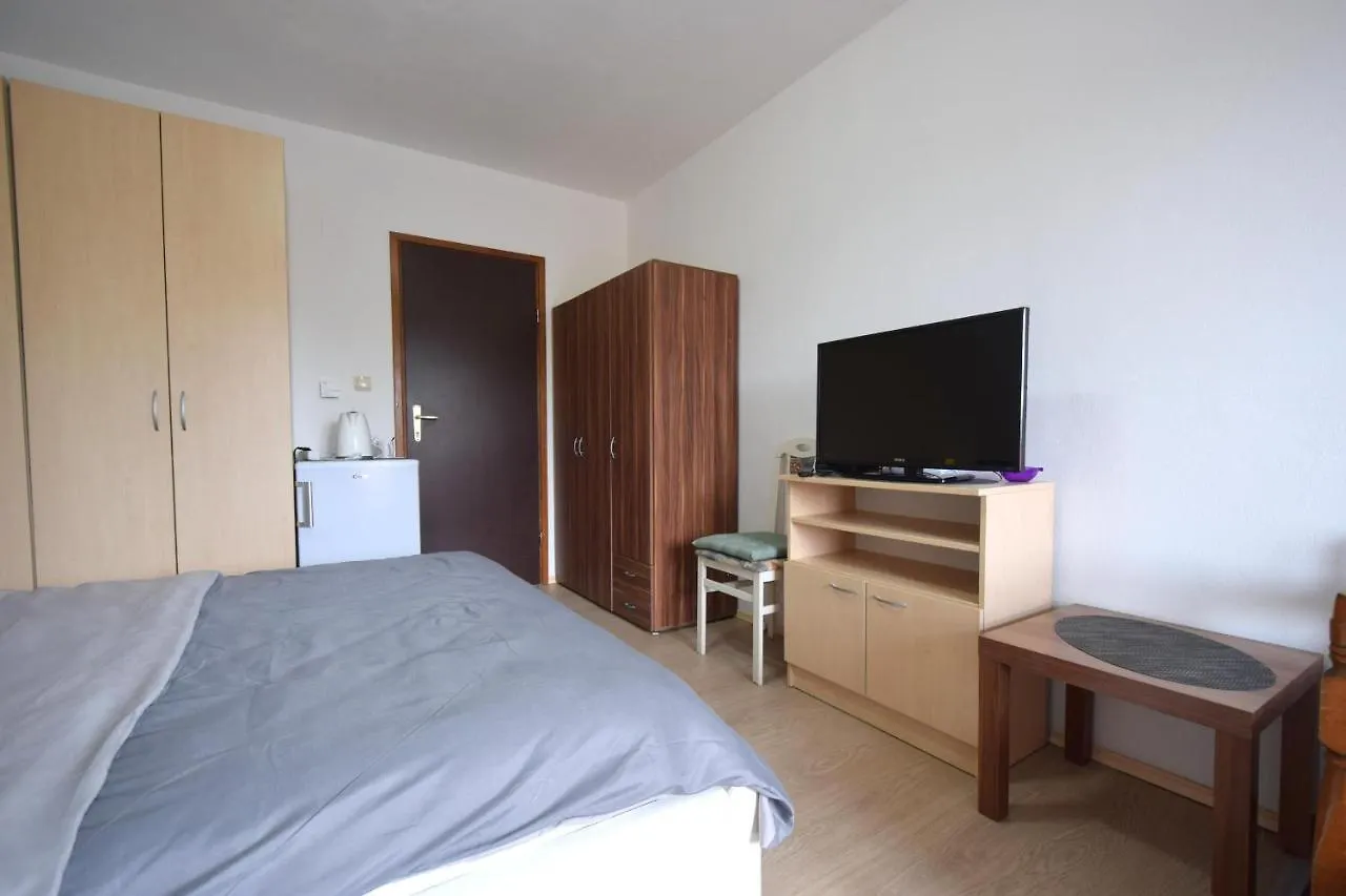 Apartments And Rooms Letizia Dobrinj